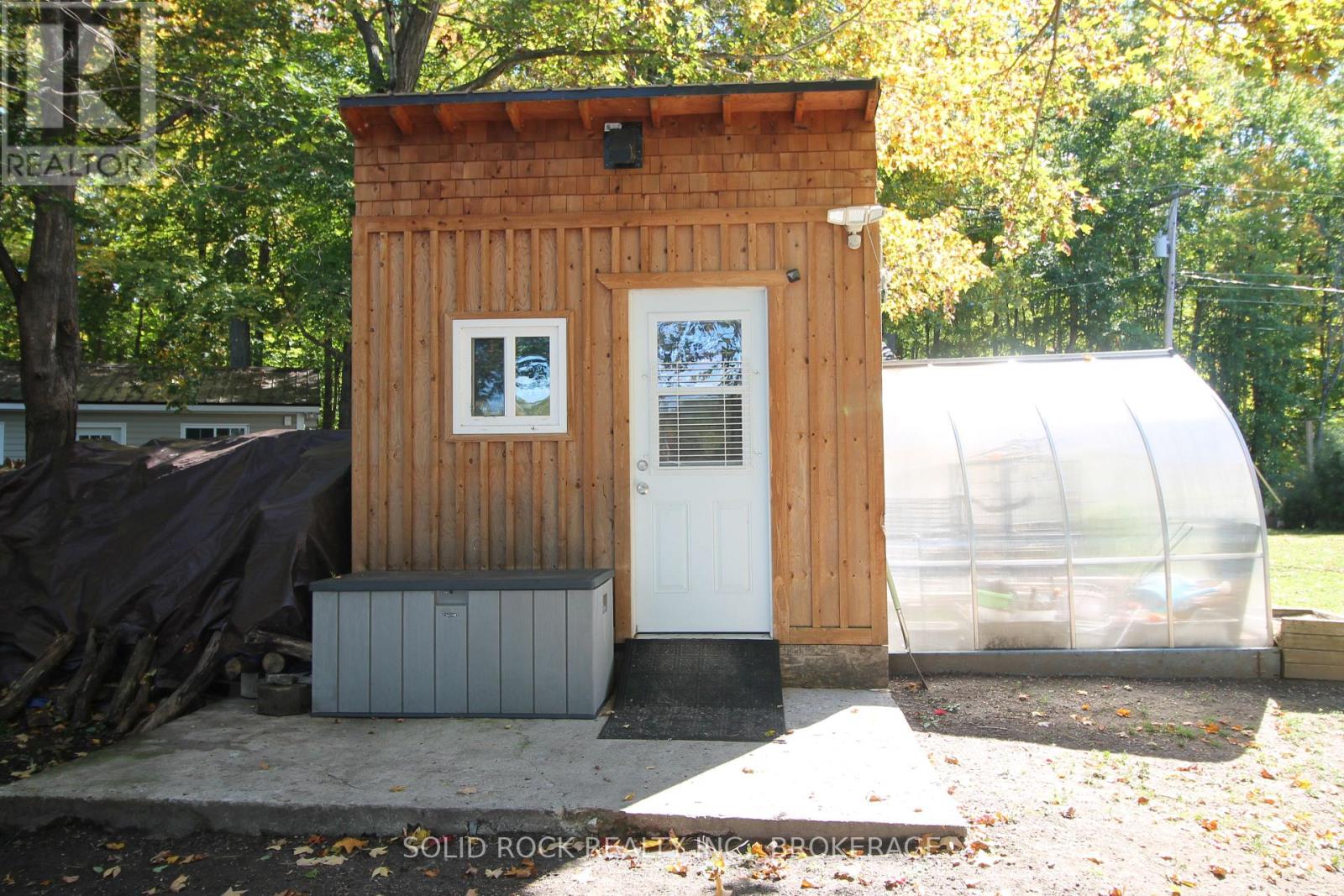 1127 Perry Lane Property Photo 30