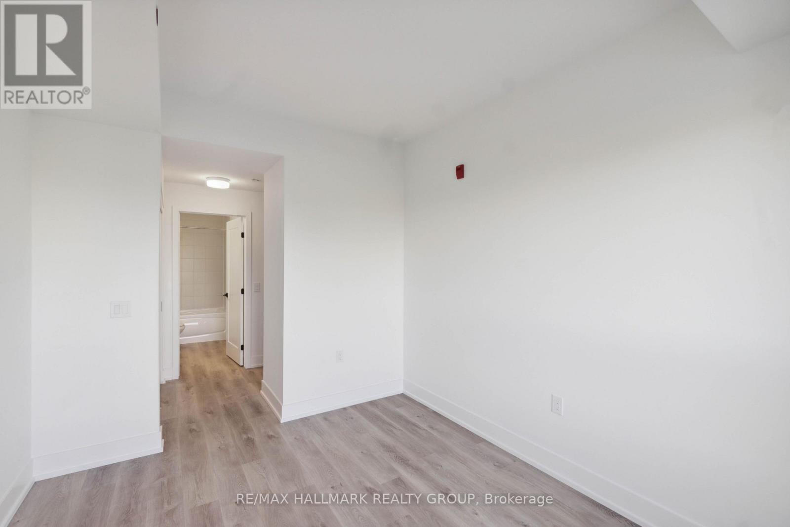 211 - 397 Codds Road Property Photo 24