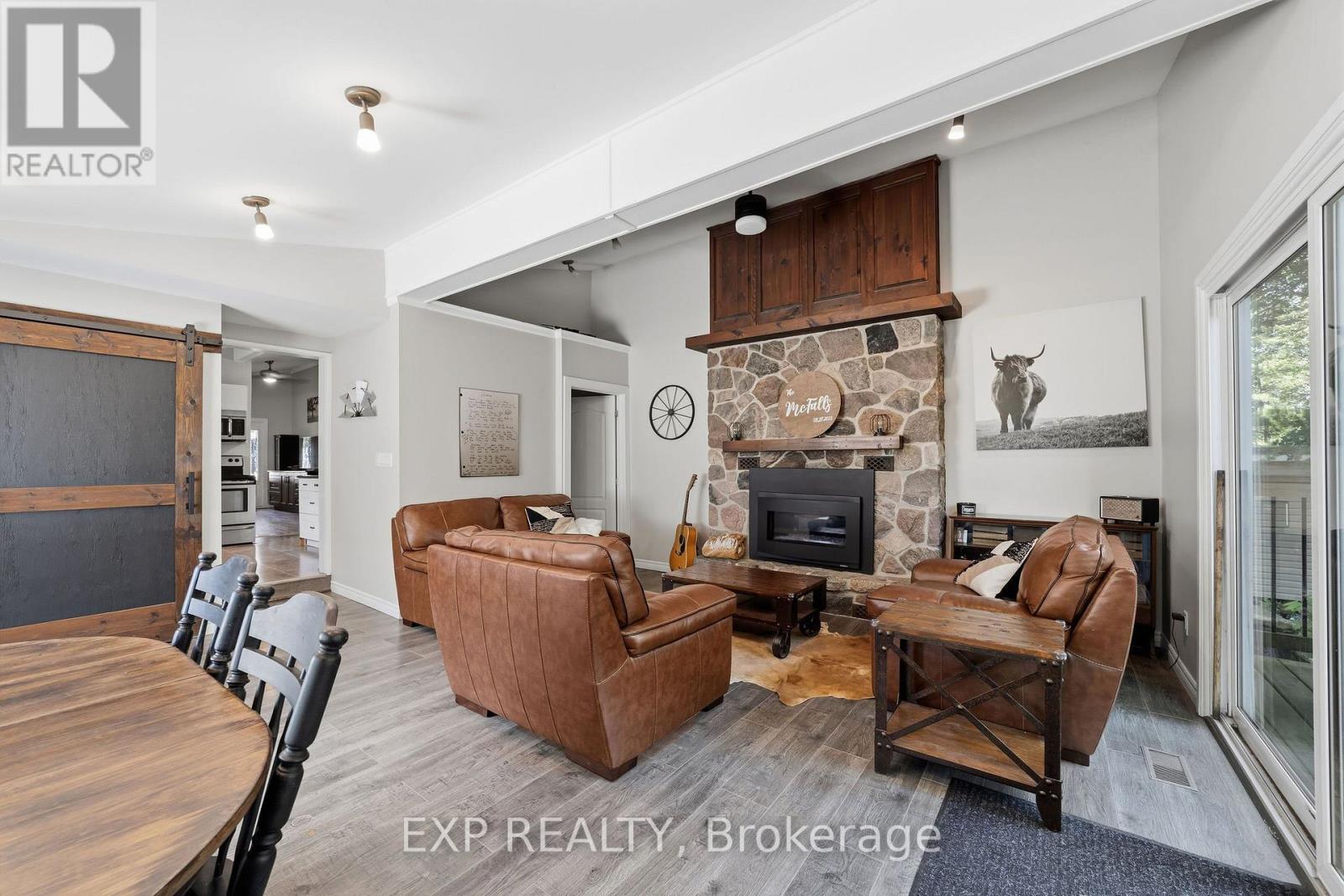 250 Orchard Avenue Property Photo 4