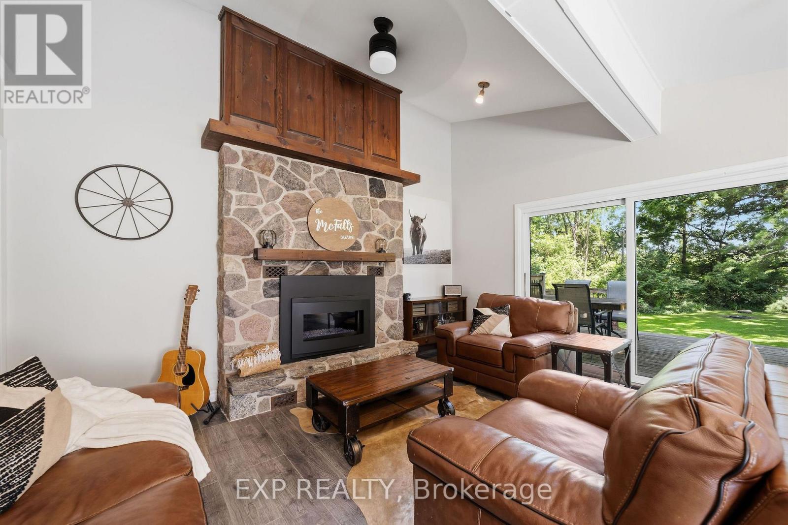 250 Orchard Avenue Property Photo 5