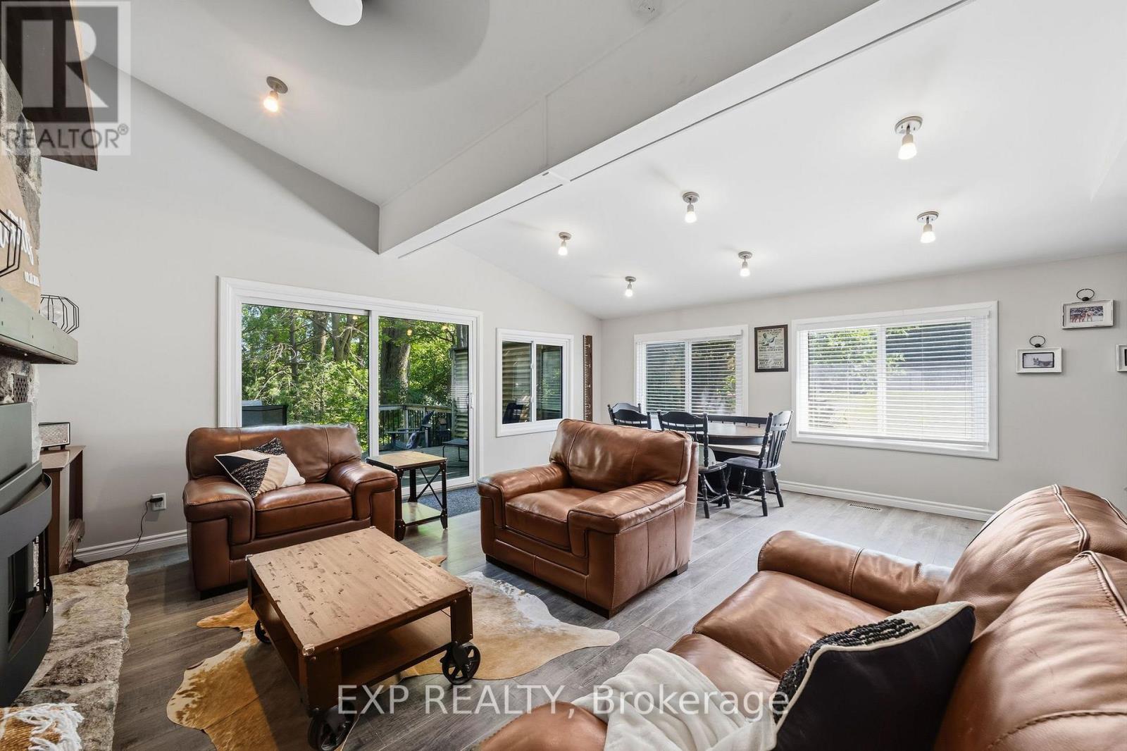 250 Orchard Avenue Property Photo 6