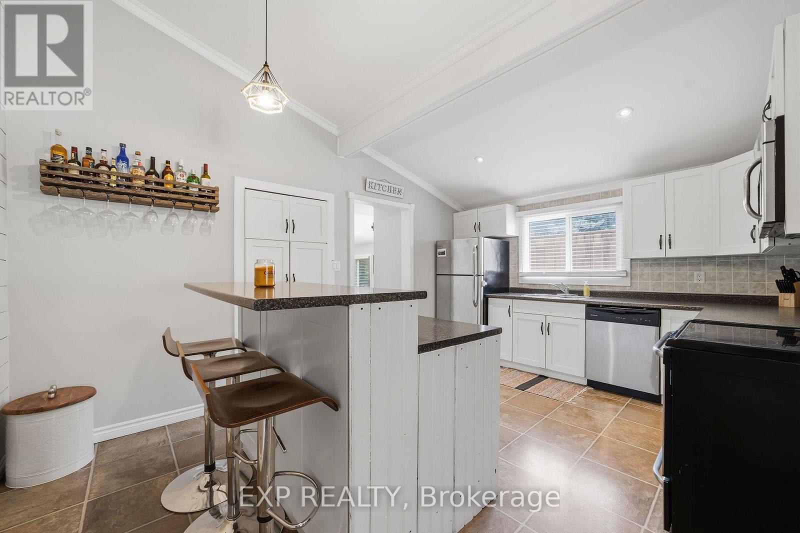 250 Orchard Avenue Property Photo 9