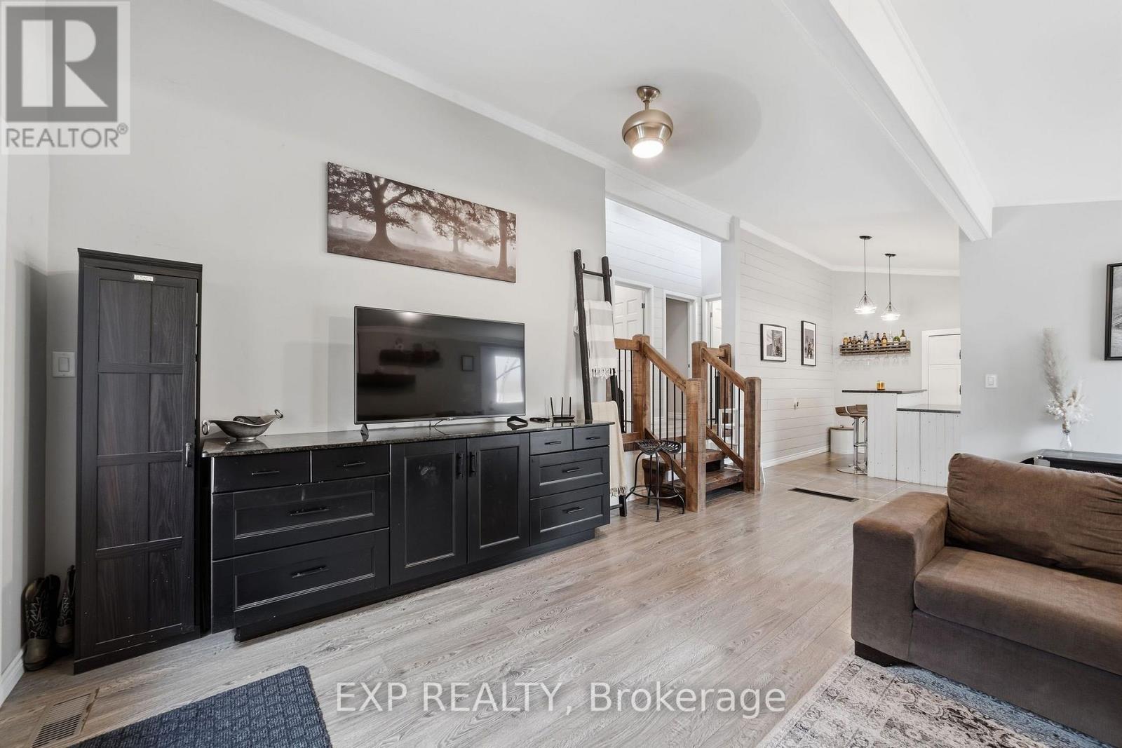 250 Orchard Avenue Property Photo 15