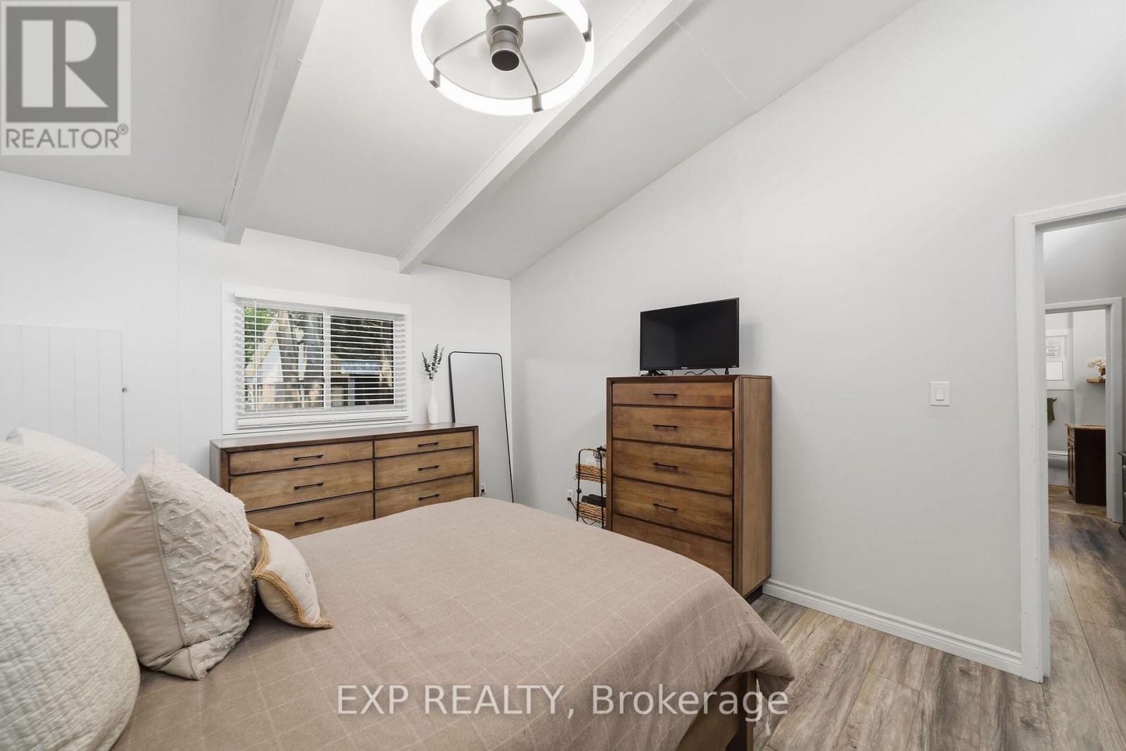 250 Orchard Avenue Property Photo 17