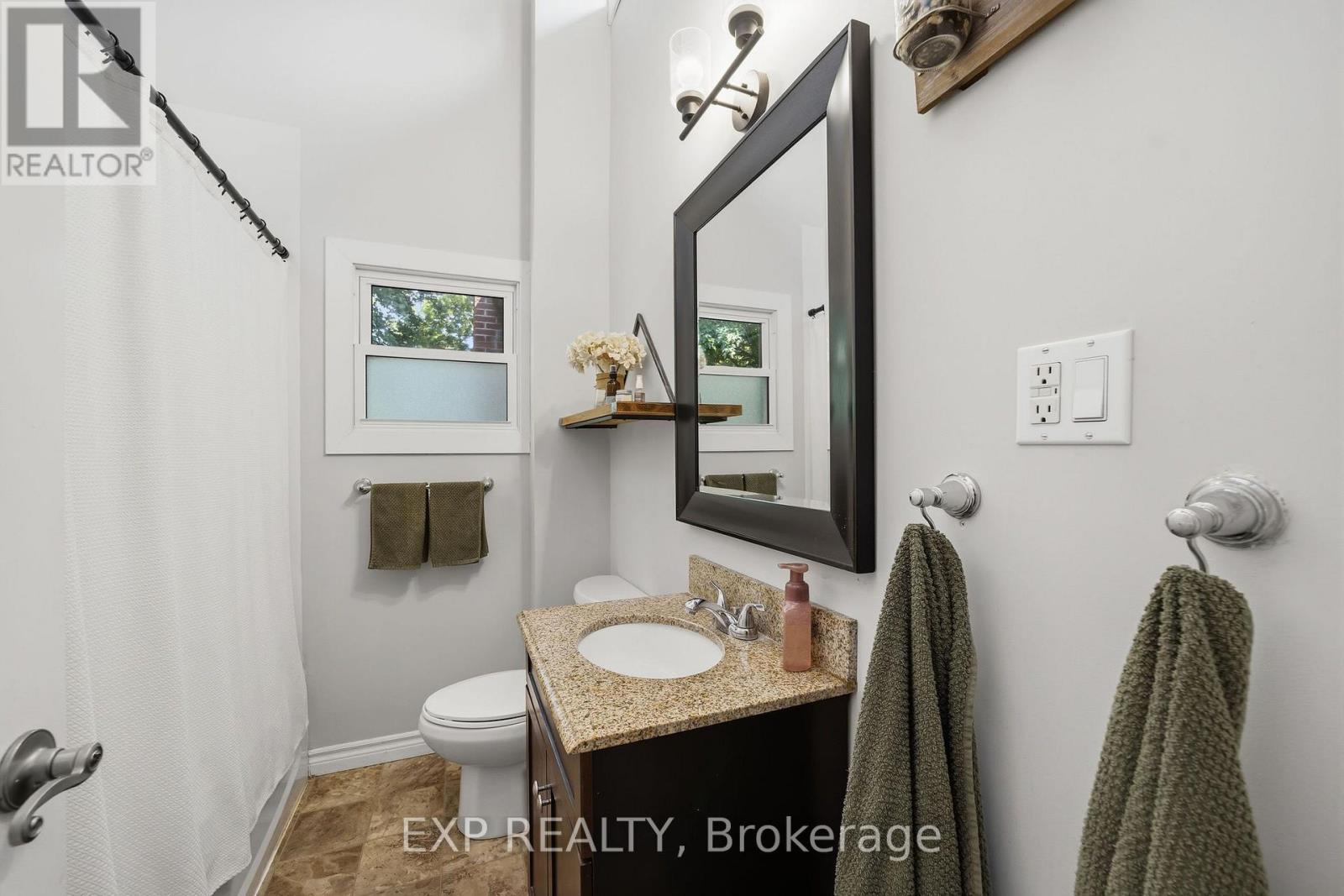 250 Orchard Avenue Property Photo 20