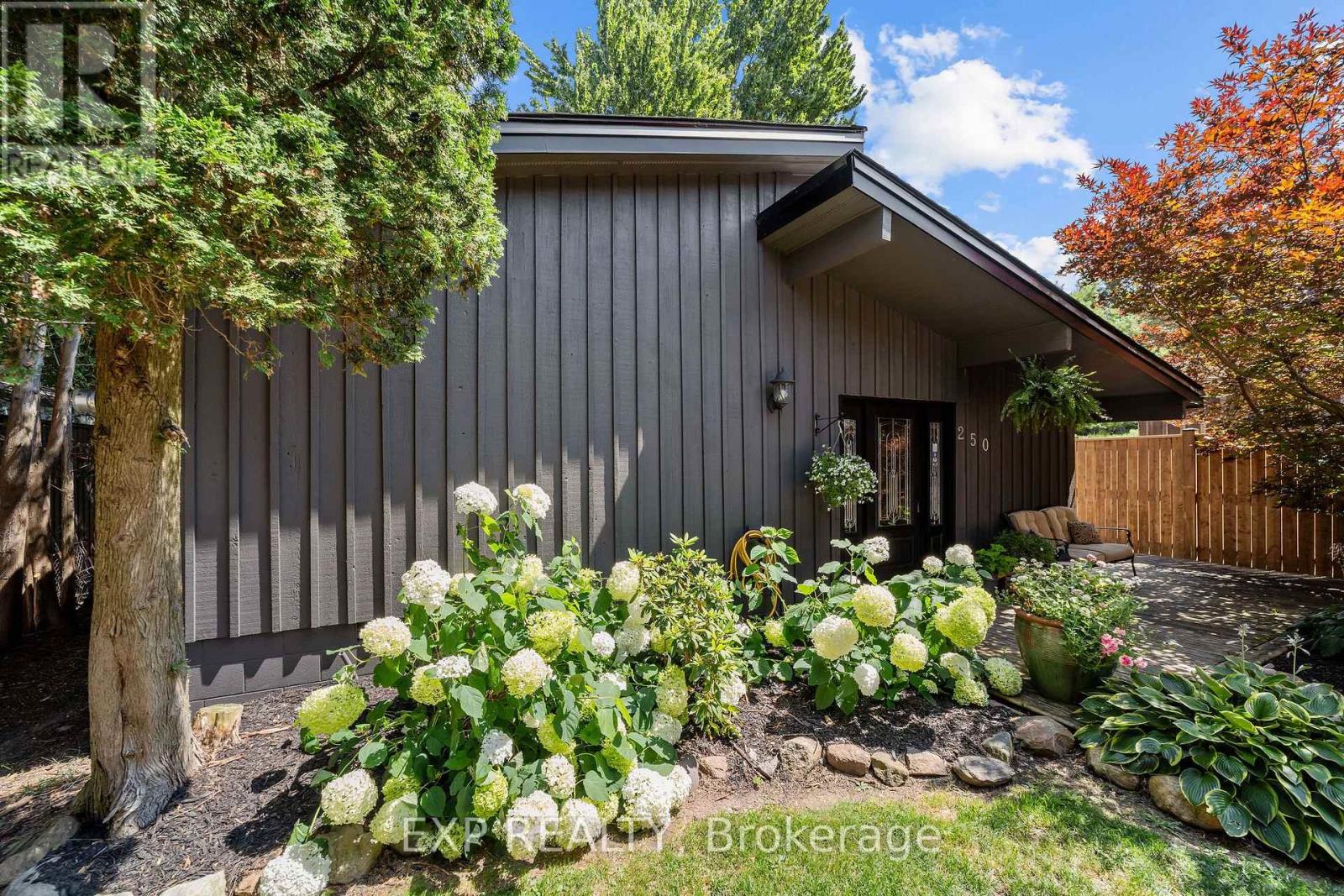 250 Orchard Avenue Property Photo 30