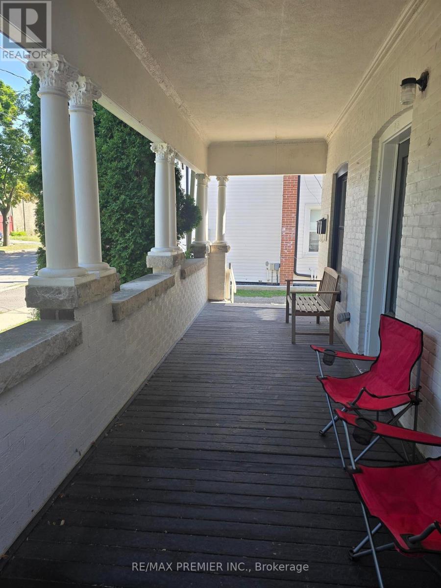 95 Cayuga Street Property Photo 2