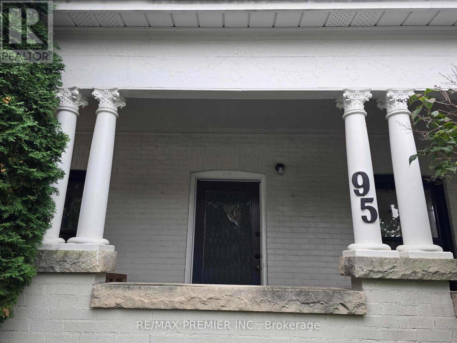 95 Cayuga Street Property Photo 7