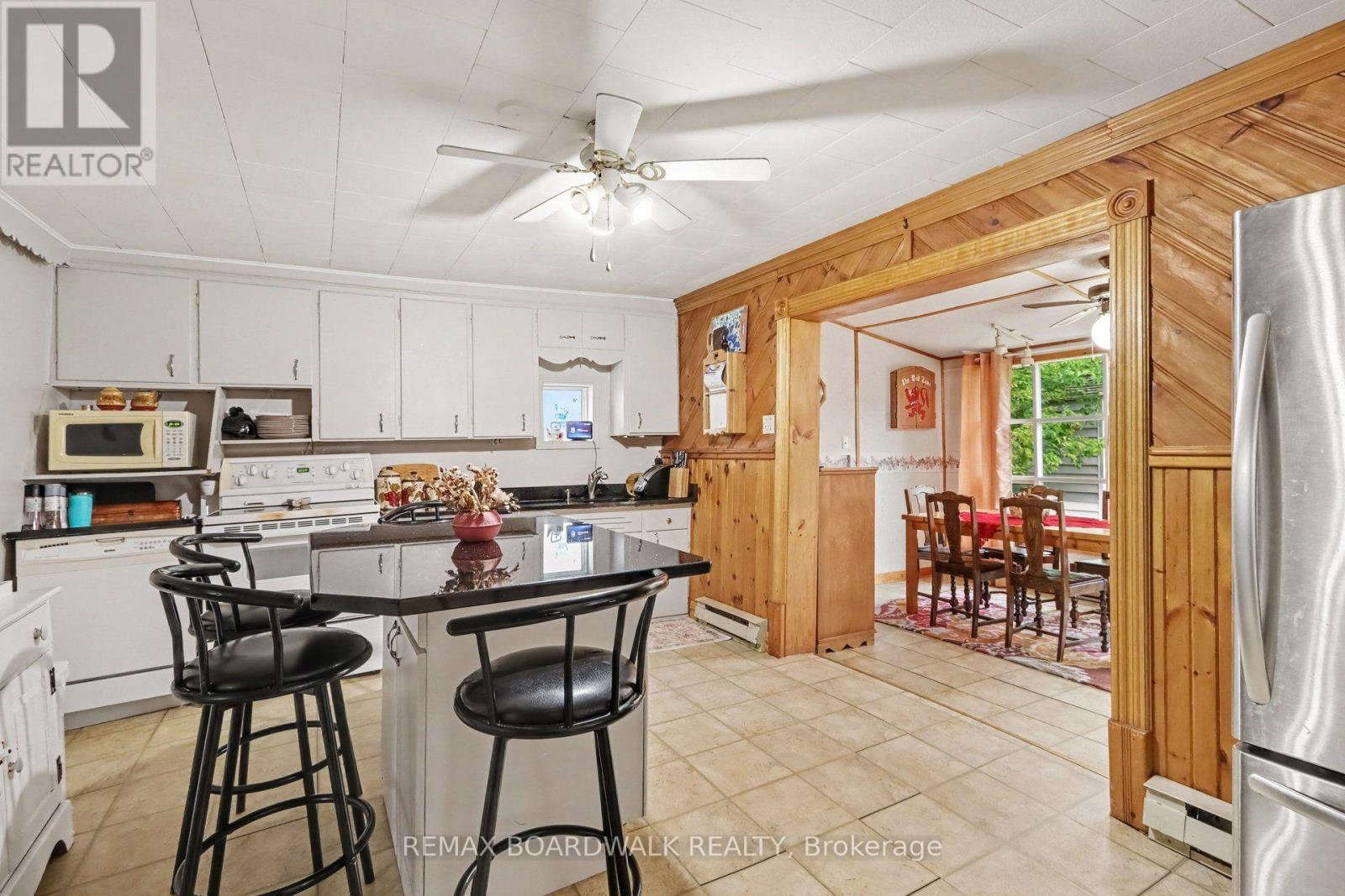 174 Munro Street Property Photo 10