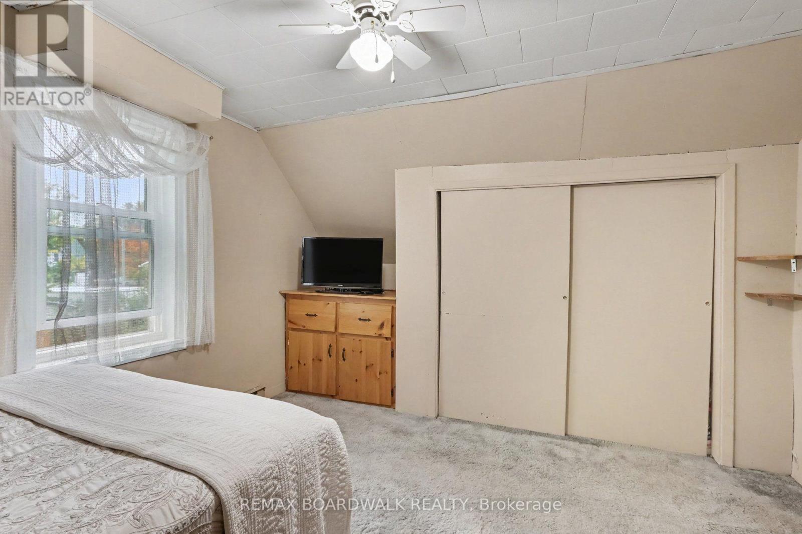 174 Munro Street Property Photo 13