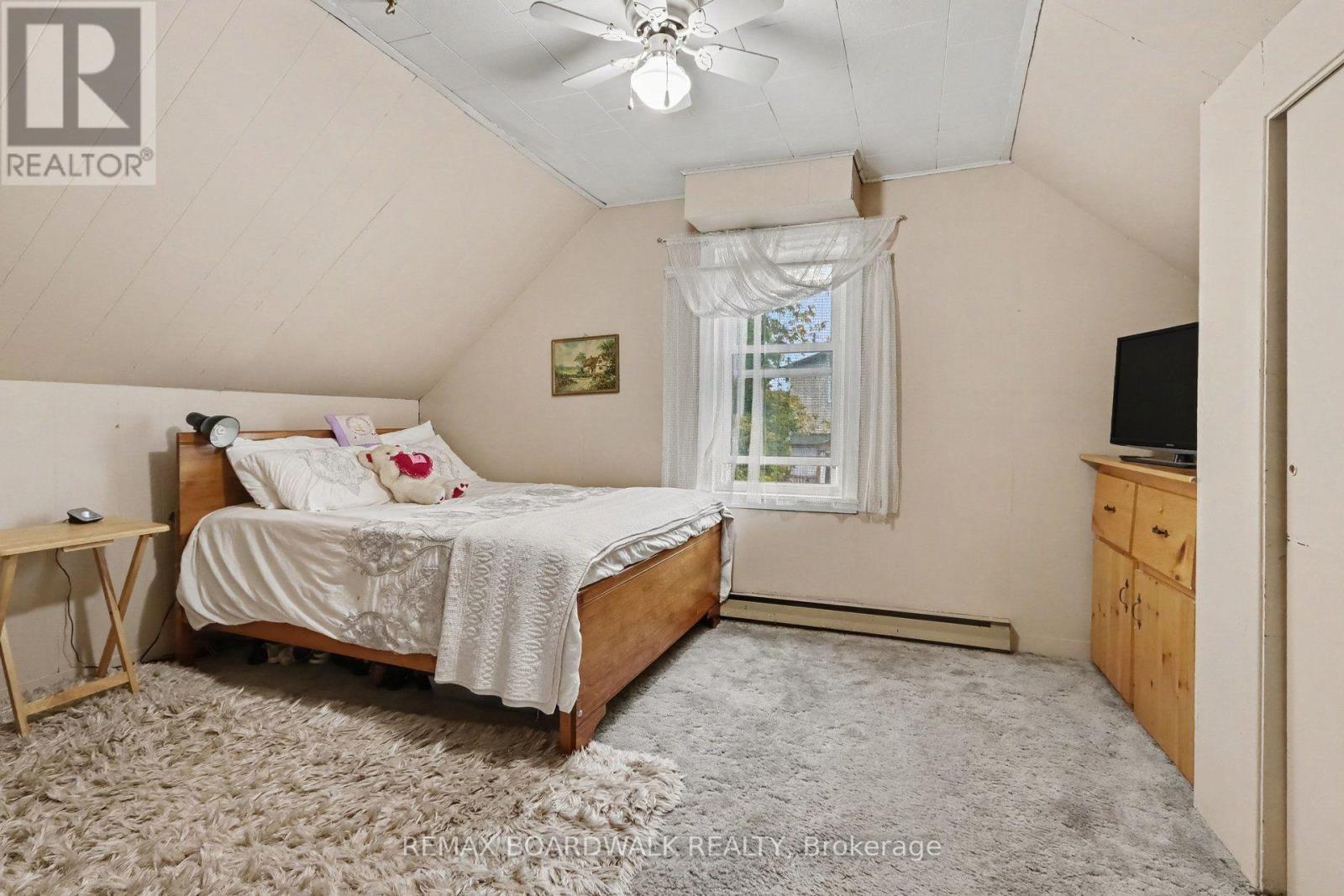 174 Munro Street Property Photo 14