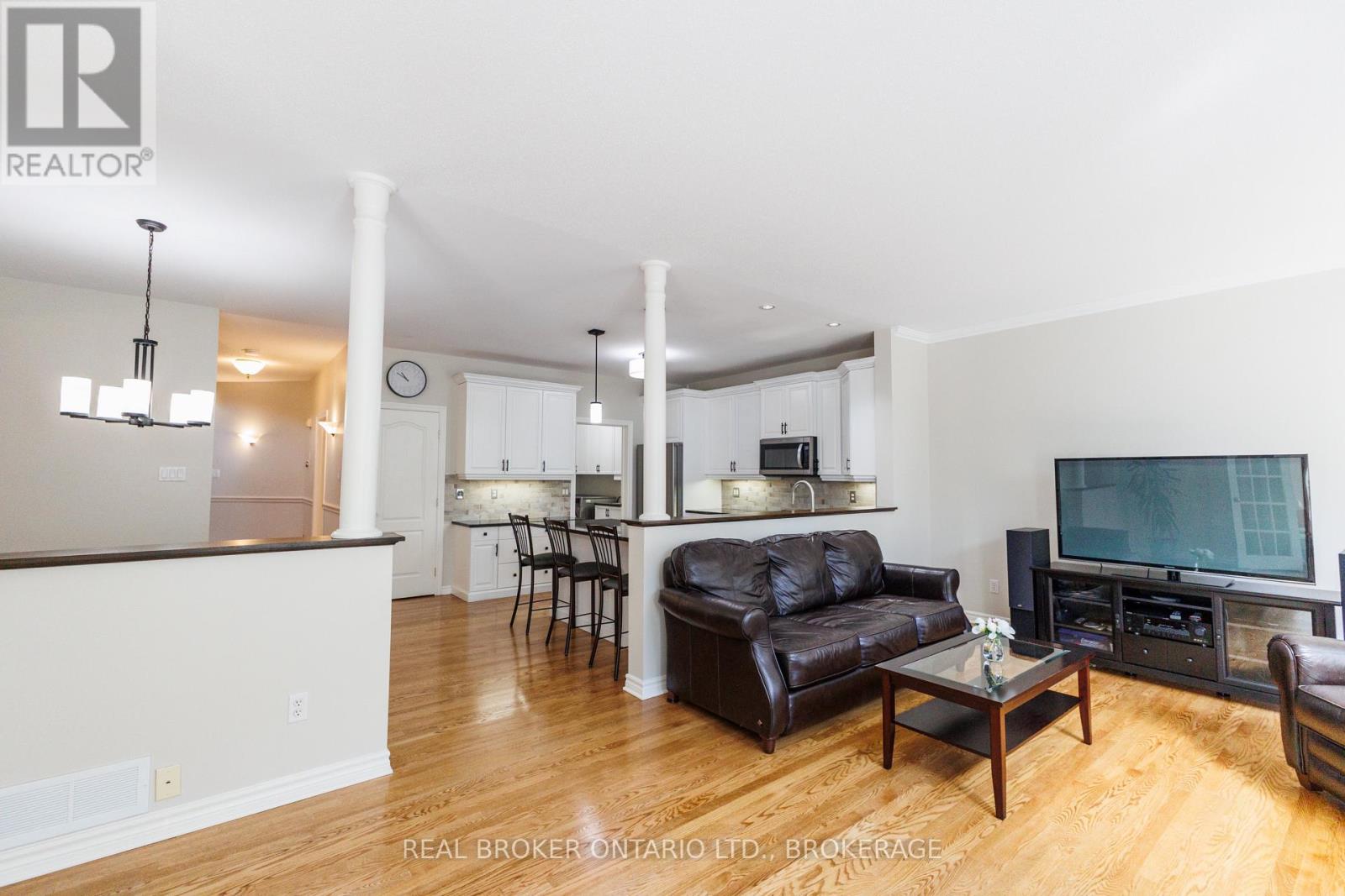 11 Redbridge Crescent Property Photo 26