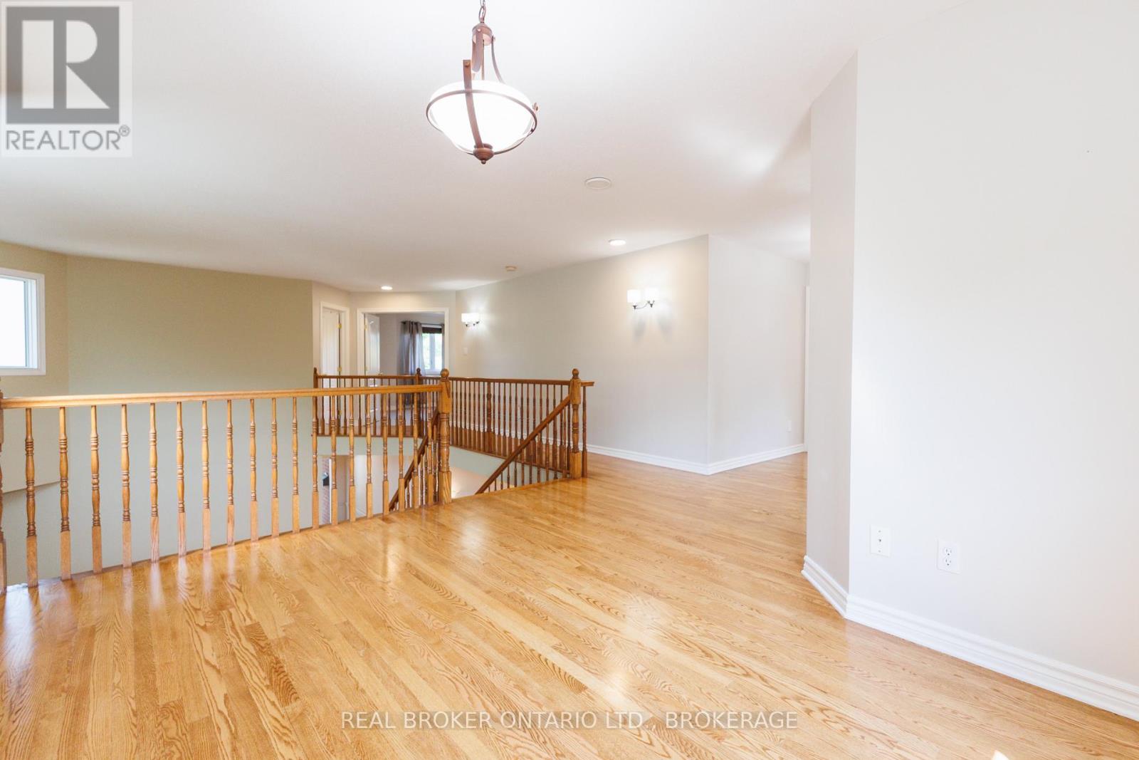 11 Redbridge Crescent Property Photo 28
