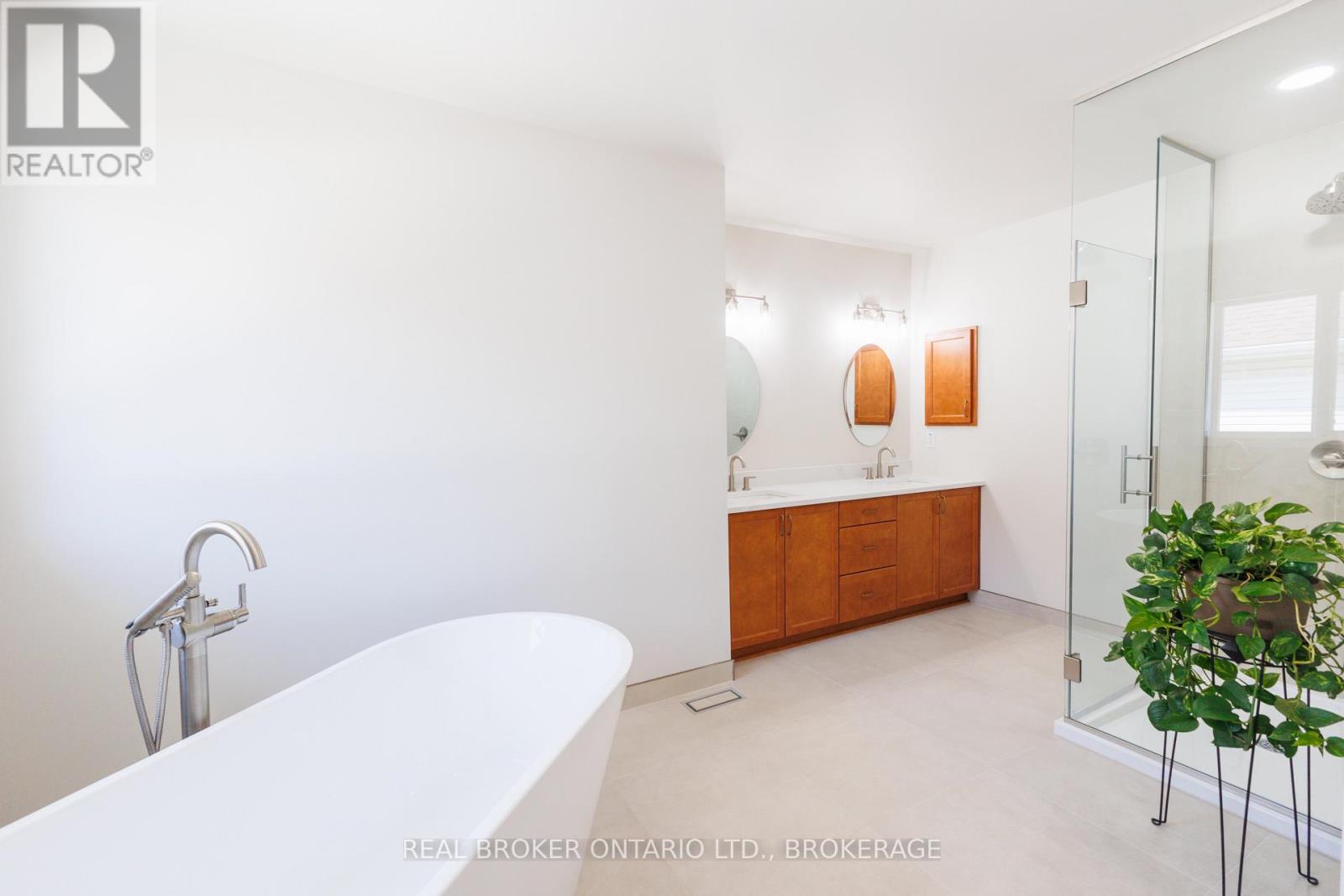 11 Redbridge Crescent Property Photo 35