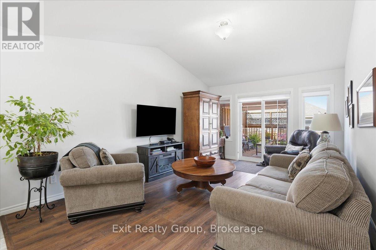 30 Sandhu Crescent Property Photo 9