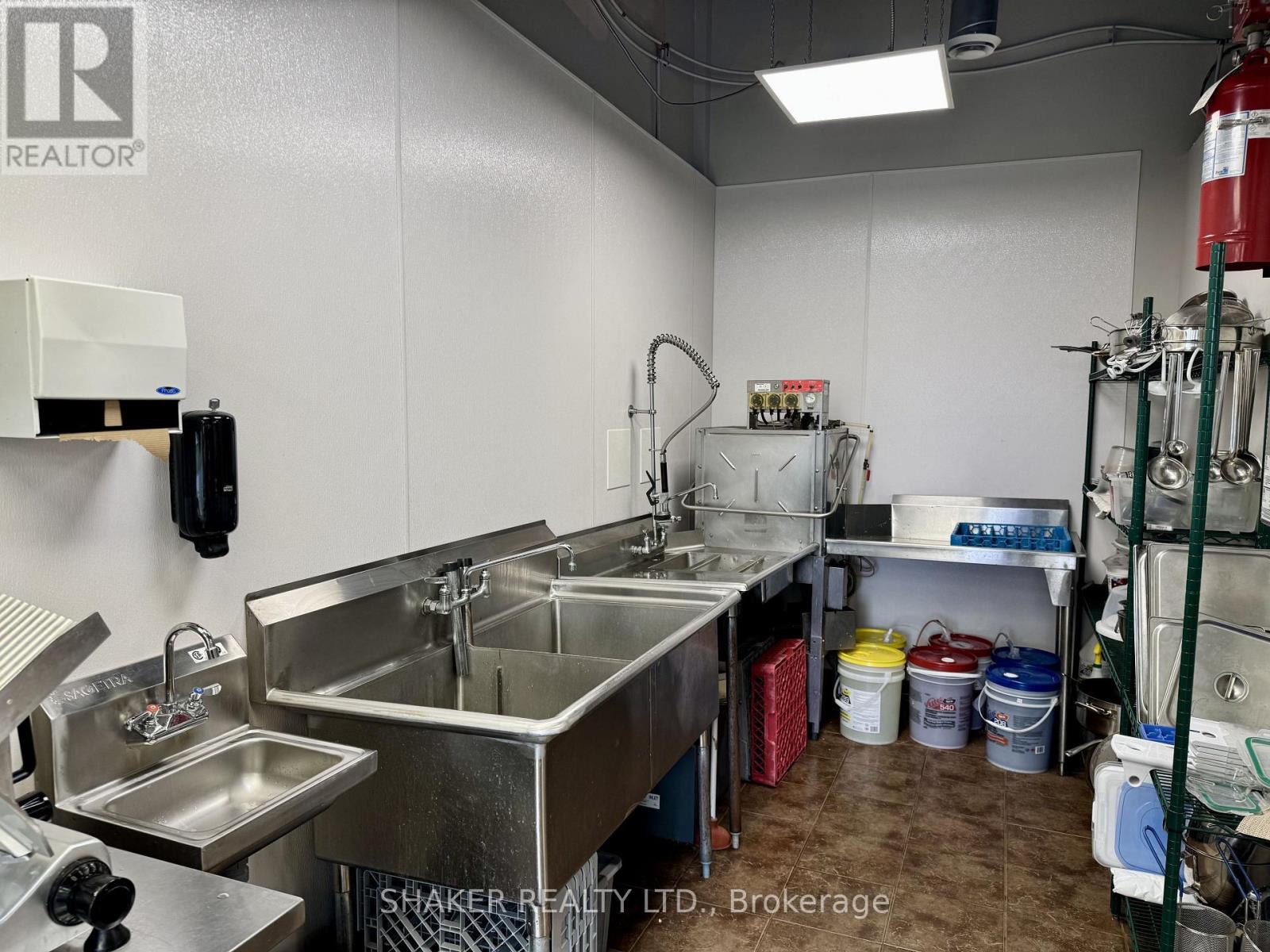 3 - 5360 Canotek Road Property Photo 11