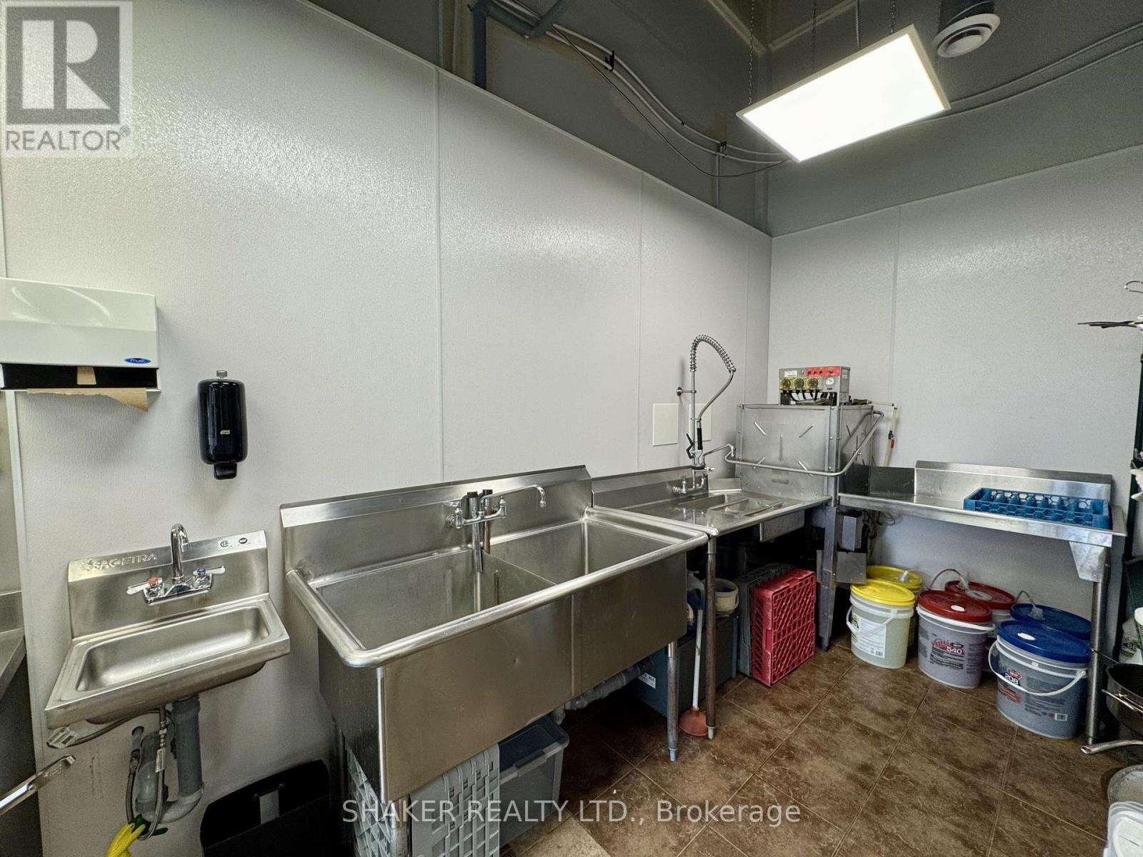 3 - 5360 Canotek Road Property Photo 12