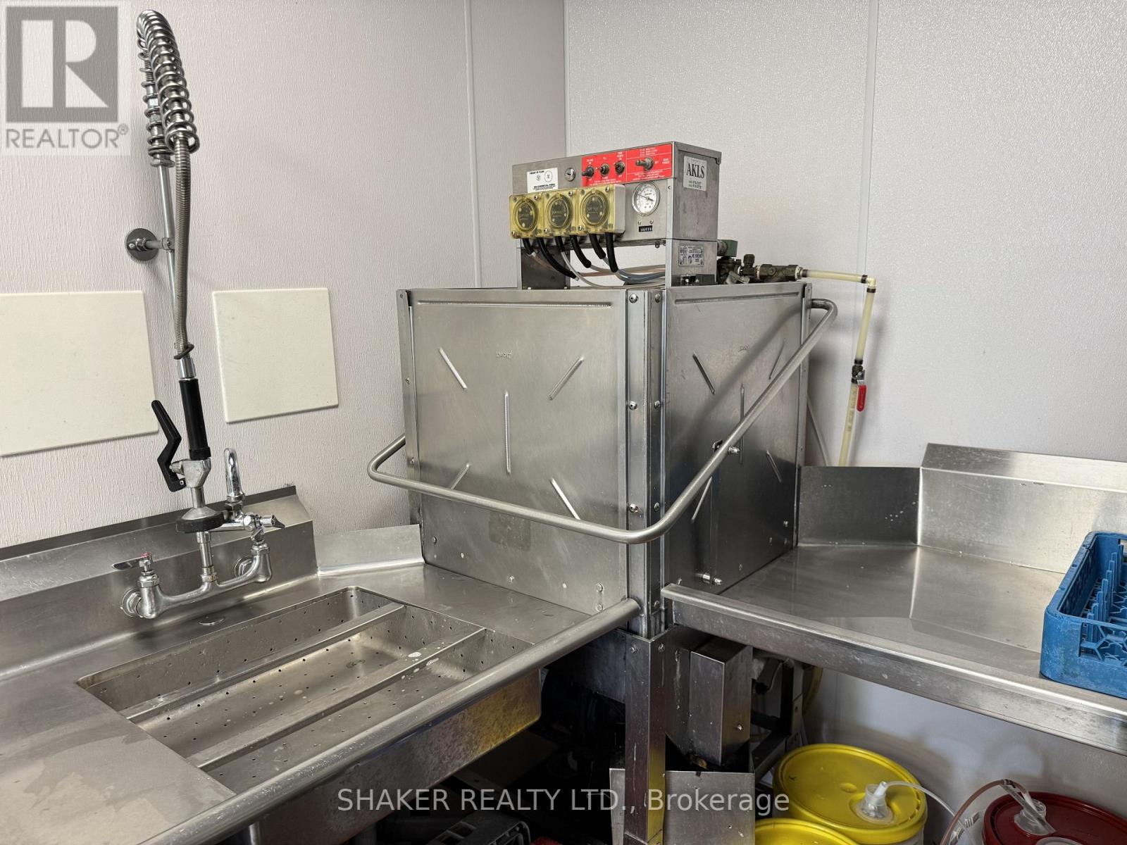 3 - 5360 Canotek Road Property Photo 13