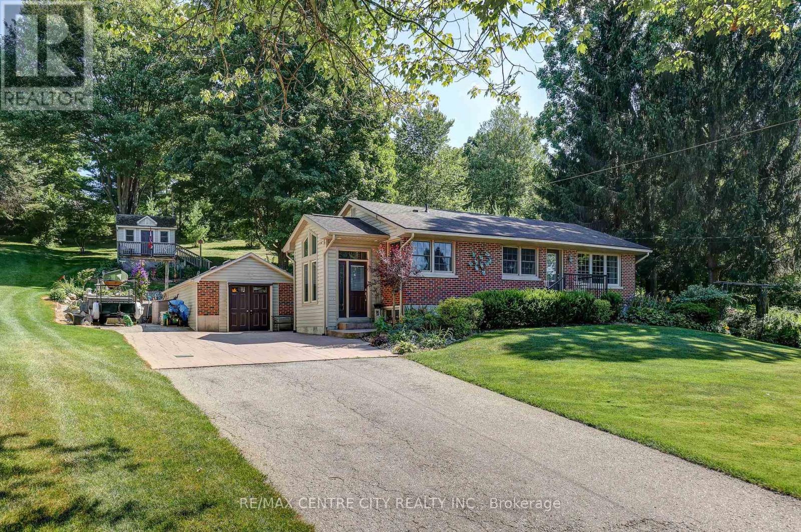 4766 Sunset Road Property Photo 1