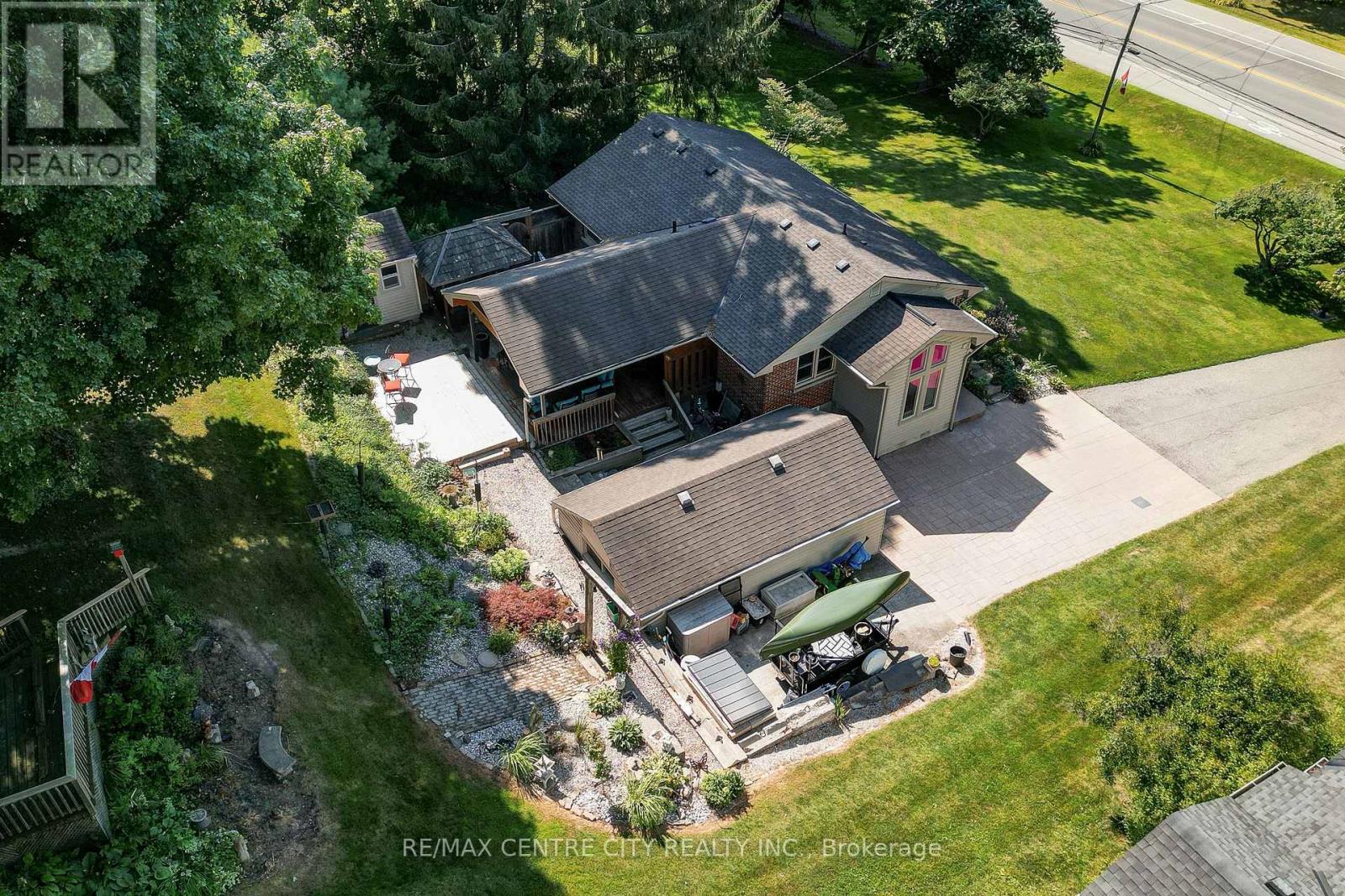 4766 Sunset Road Property Photo 2