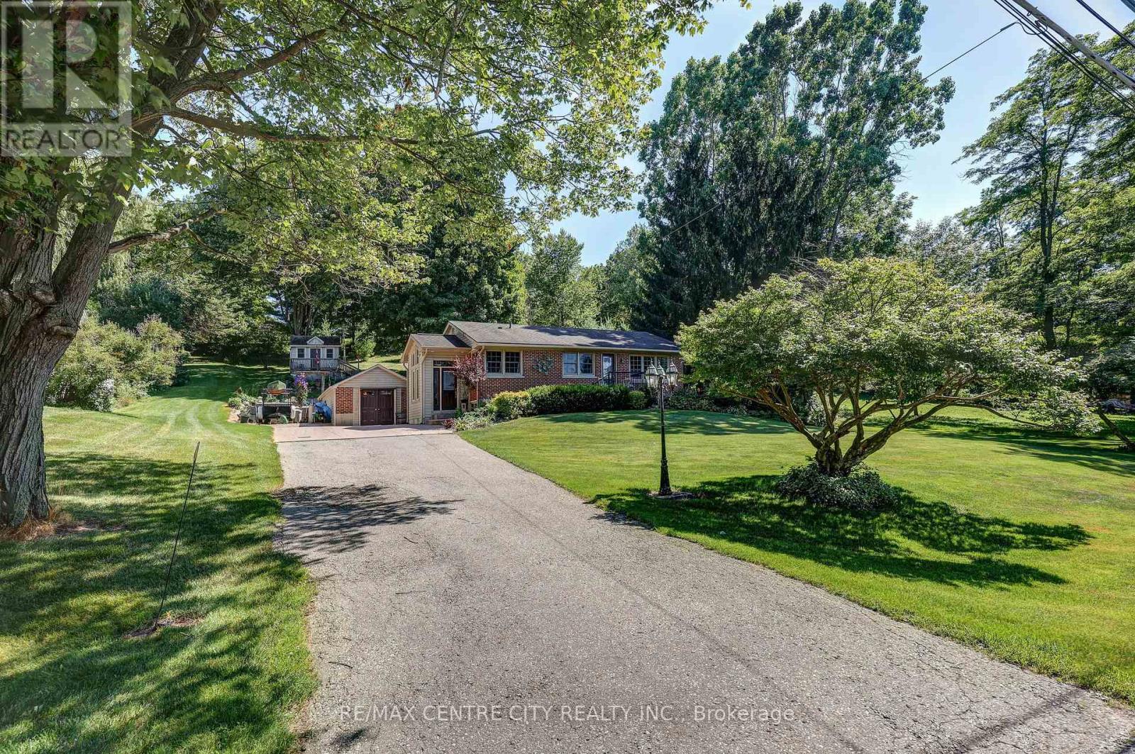 4766 Sunset Road Property Photo 5