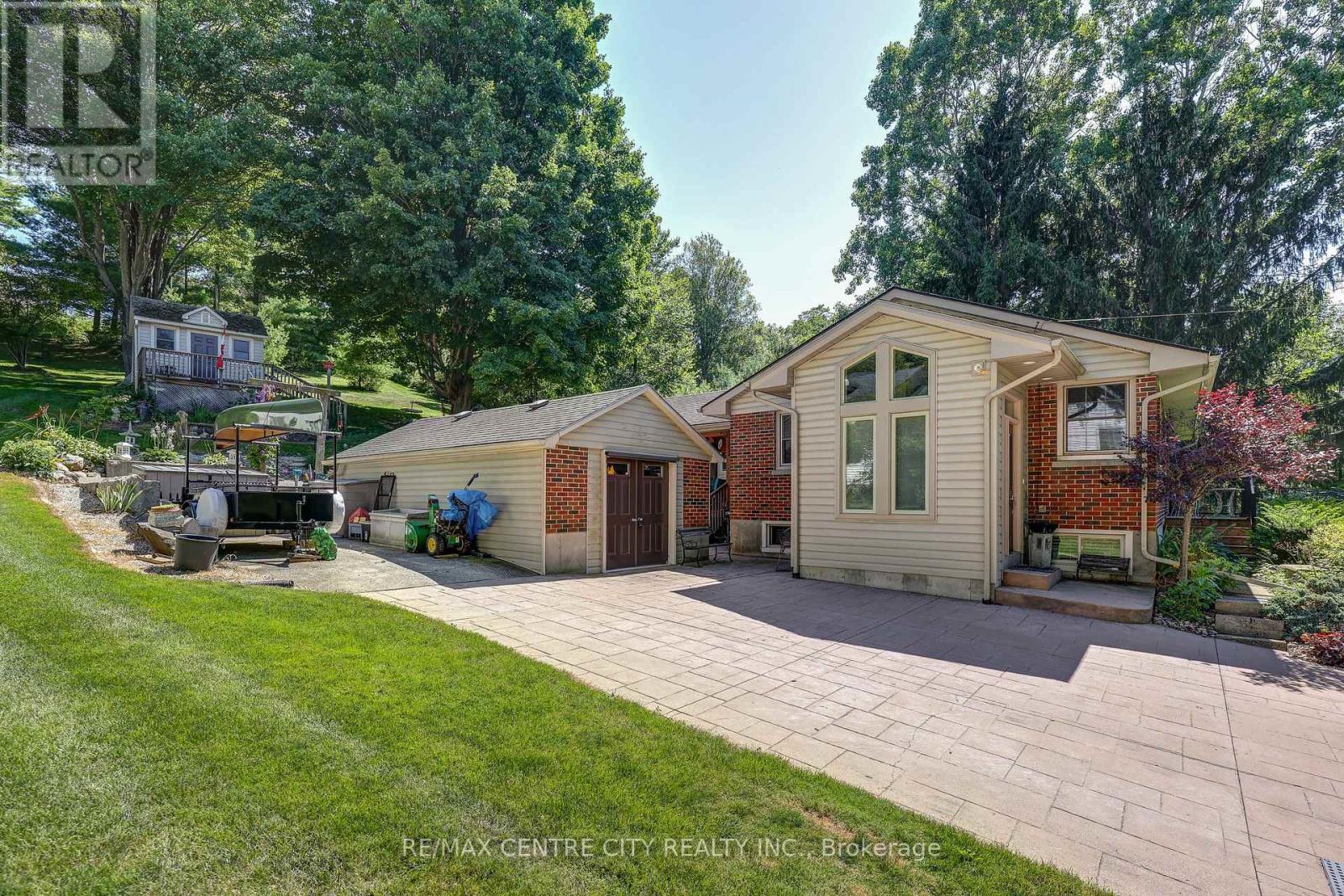 4766 Sunset Road Property Photo 6