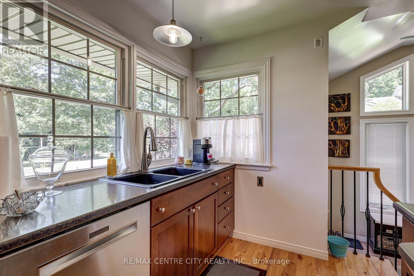 4766 Sunset Road Property Photo 13