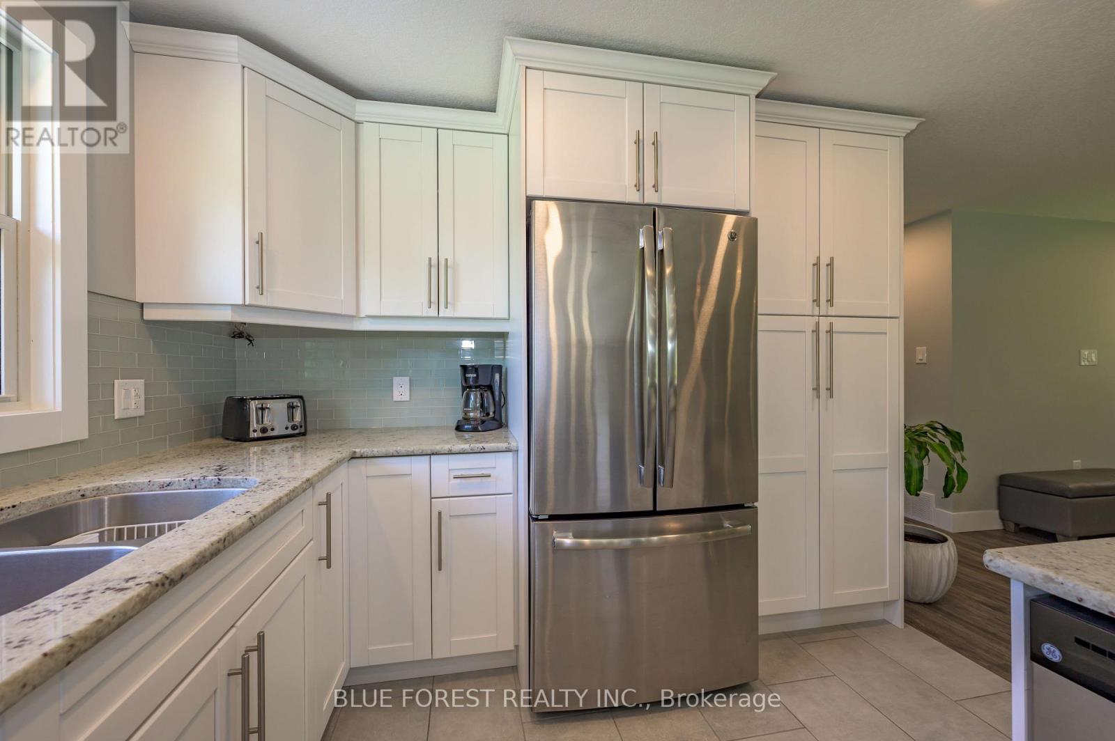 966 Glenbanner Road Property Photo 11