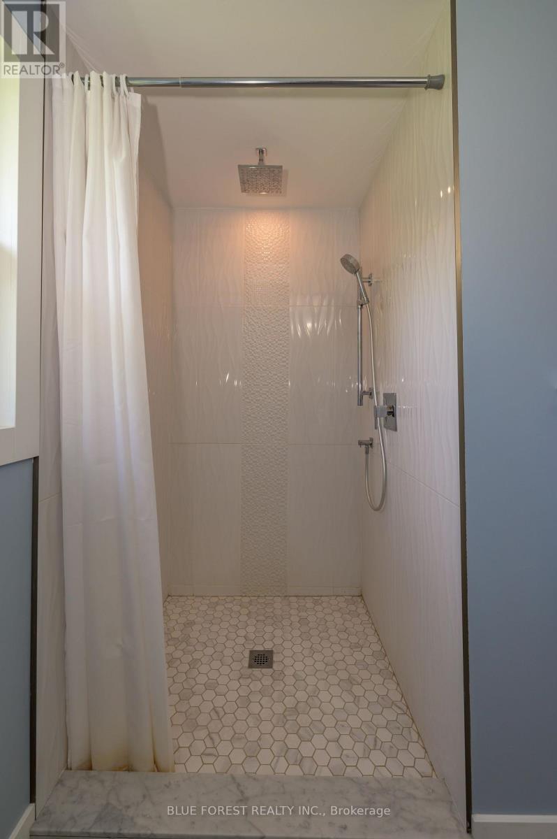966 Glenbanner Road Property Photo 17