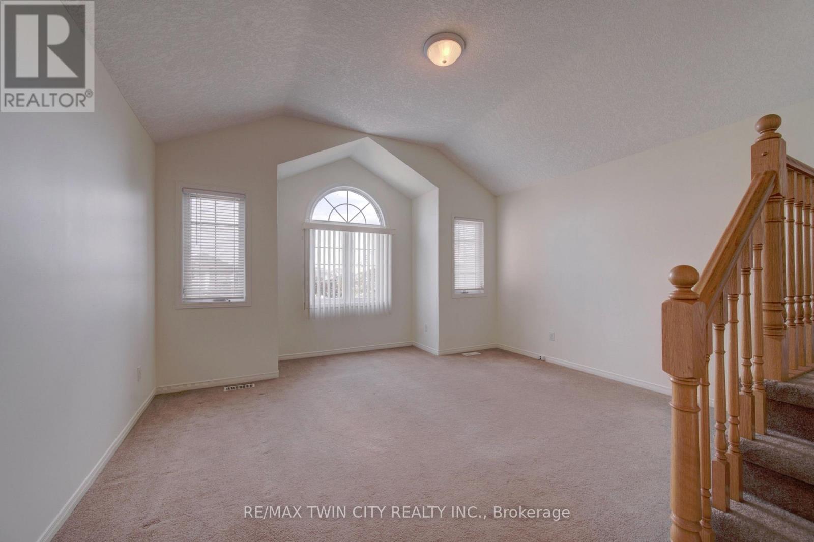 1064 Copper Leaf Crescent Property Photo 17