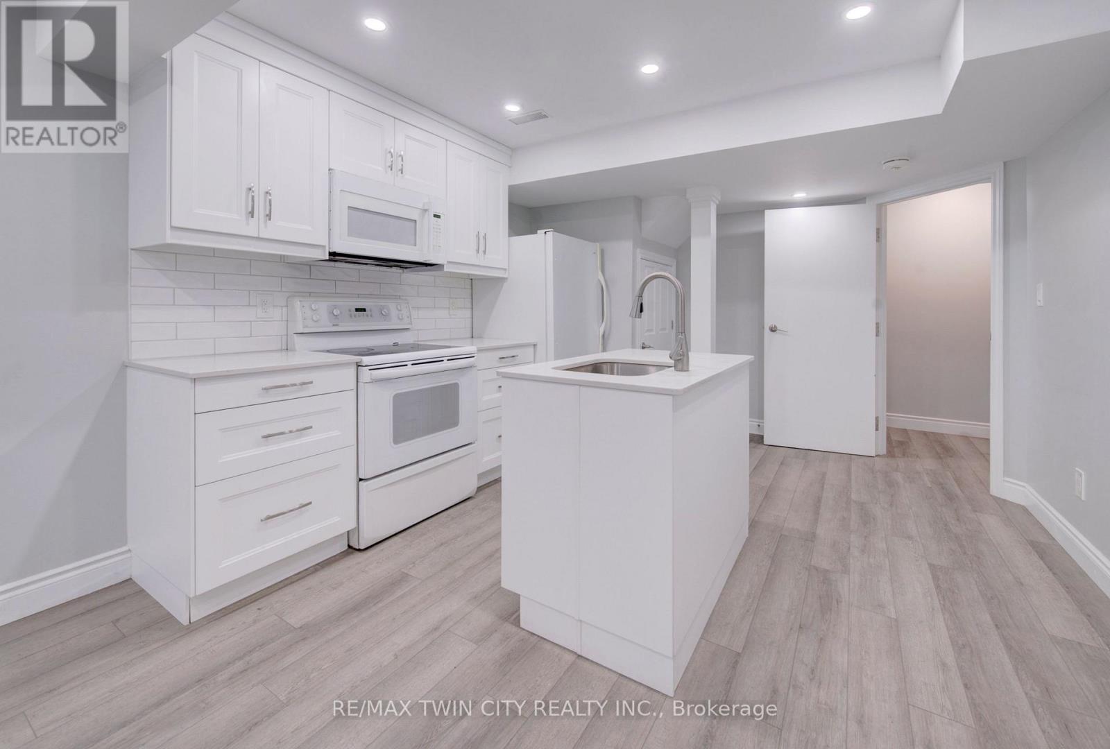 1064 Copper Leaf Crescent Property Photo 29