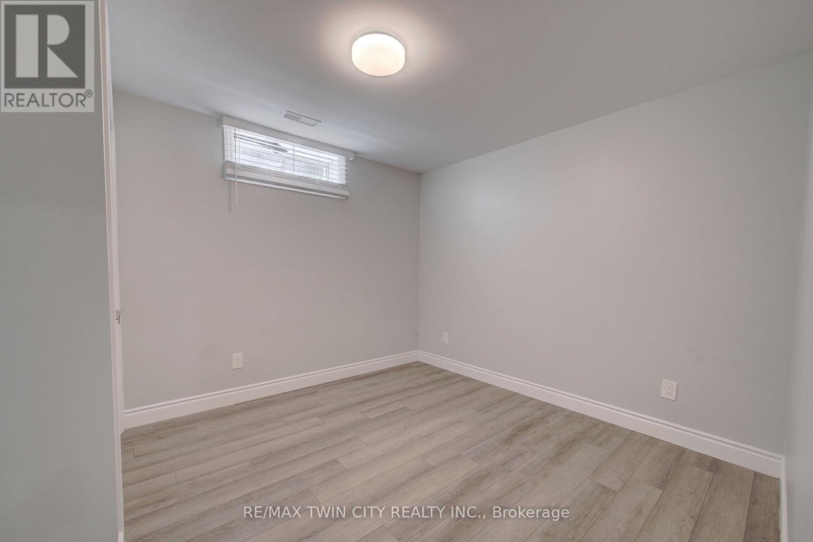 1064 Copper Leaf Crescent Property Photo 34