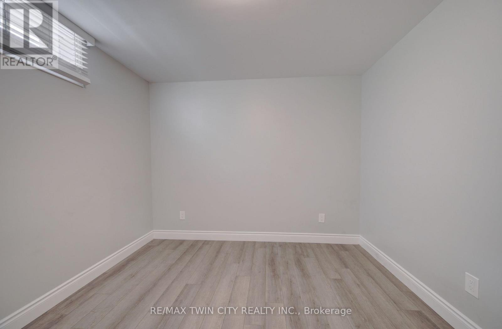 1064 Copper Leaf Crescent Property Photo 35