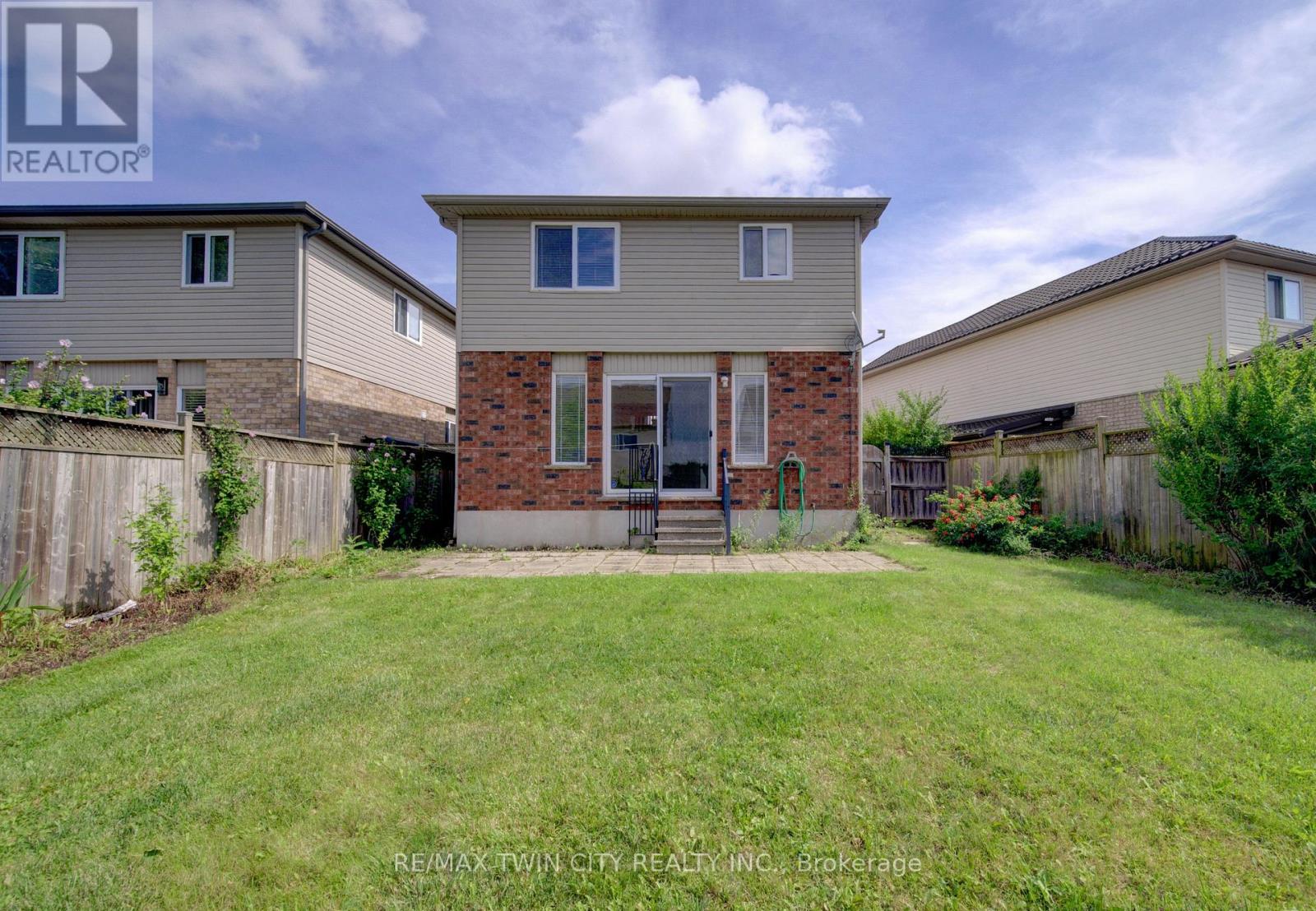 1064 Copper Leaf Crescent Property Photo 39