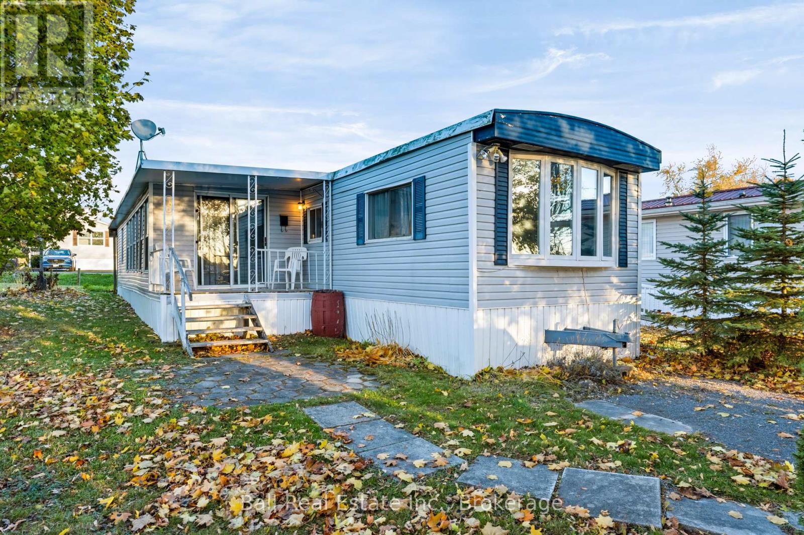 15 Mcgregor Central Drive Property Photo 1
