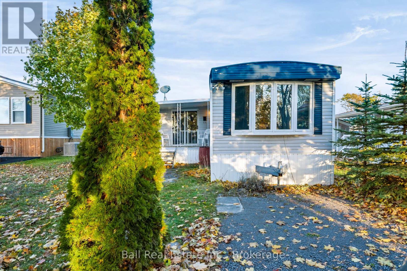 15 Mcgregor Central Drive Property Photo 3