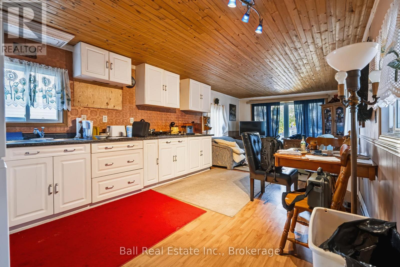 15 Mcgregor Central Drive Property Photo 7