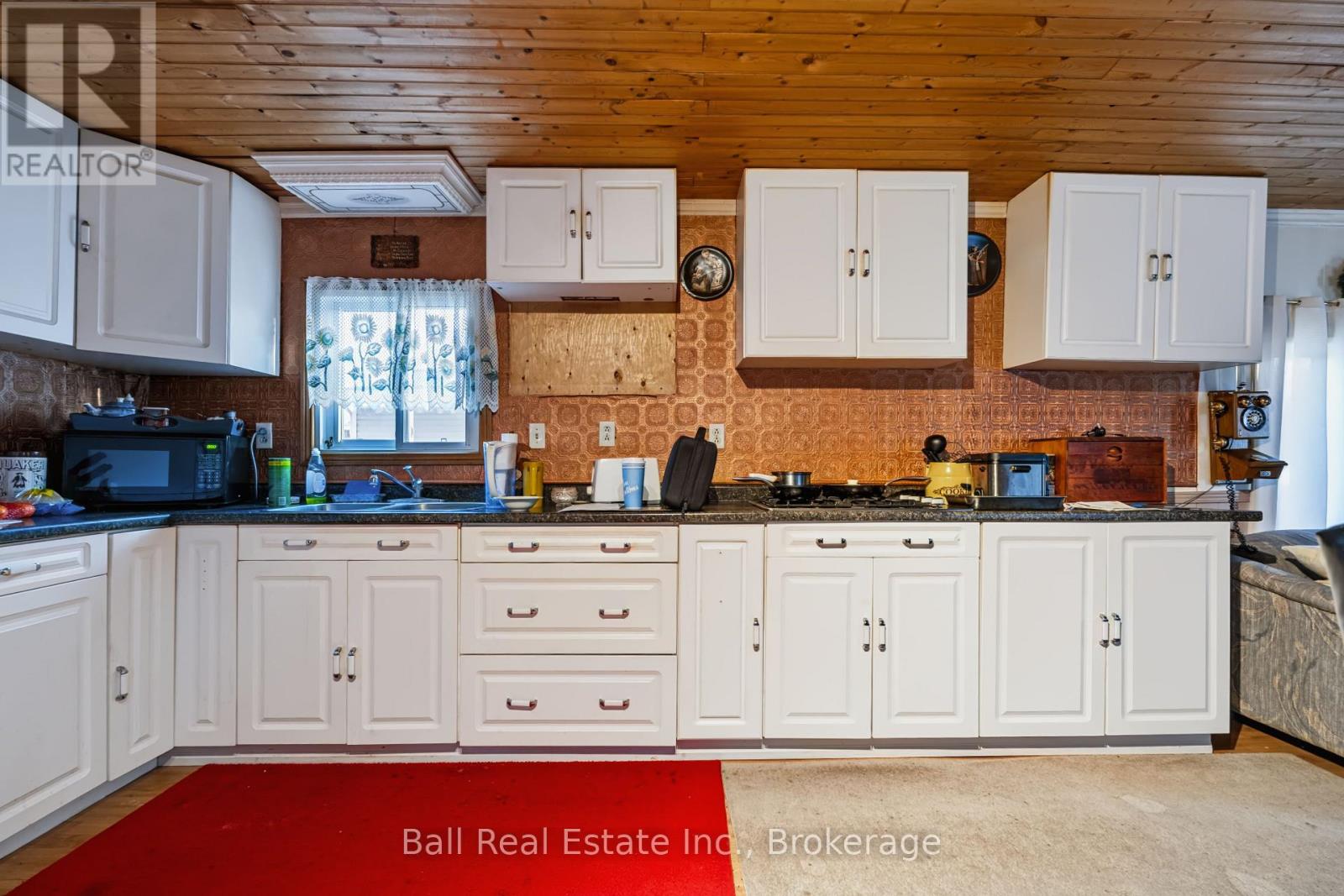 15 Mcgregor Central Drive Property Photo 8