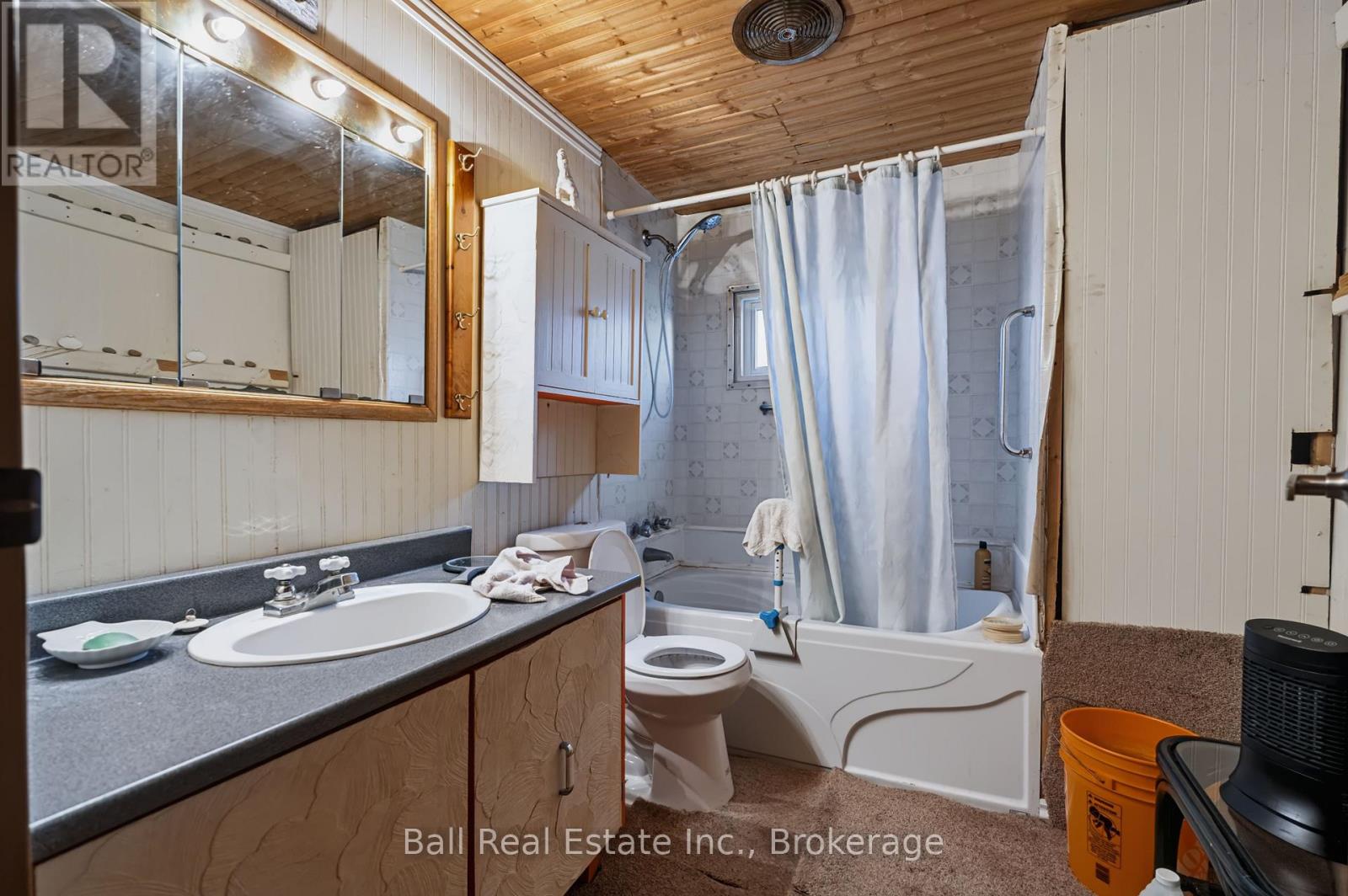 15 Mcgregor Central Drive Property Photo 12