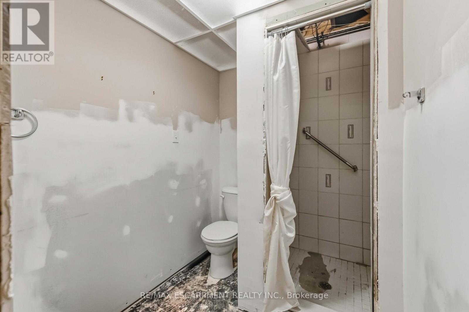 4 Regina Avenue Property Photo 21