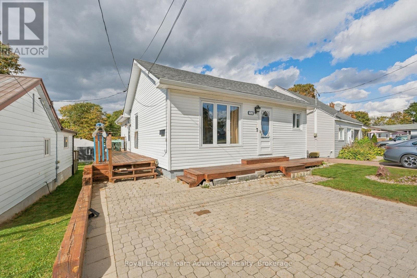 55 Highland Crescent Property Photo 1
