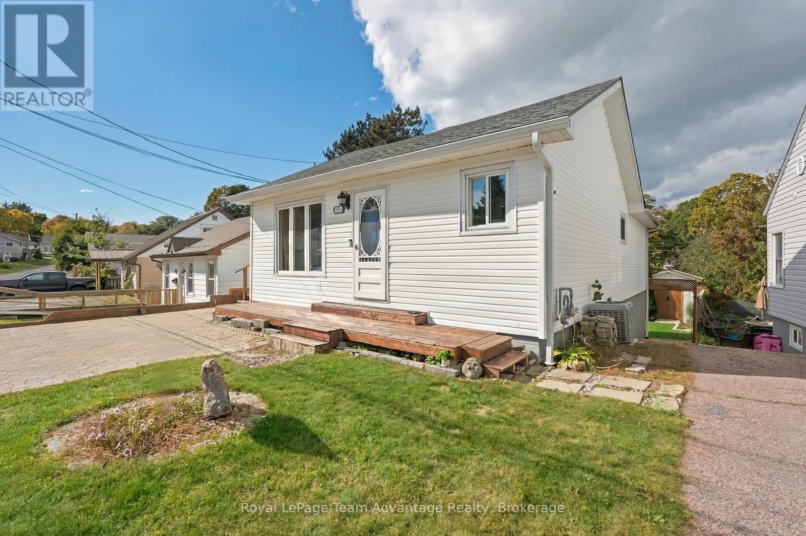 55 Highland Crescent Property Photo 2