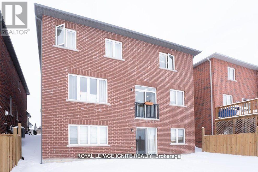 41 Northhill Avenue E Property Photo 26