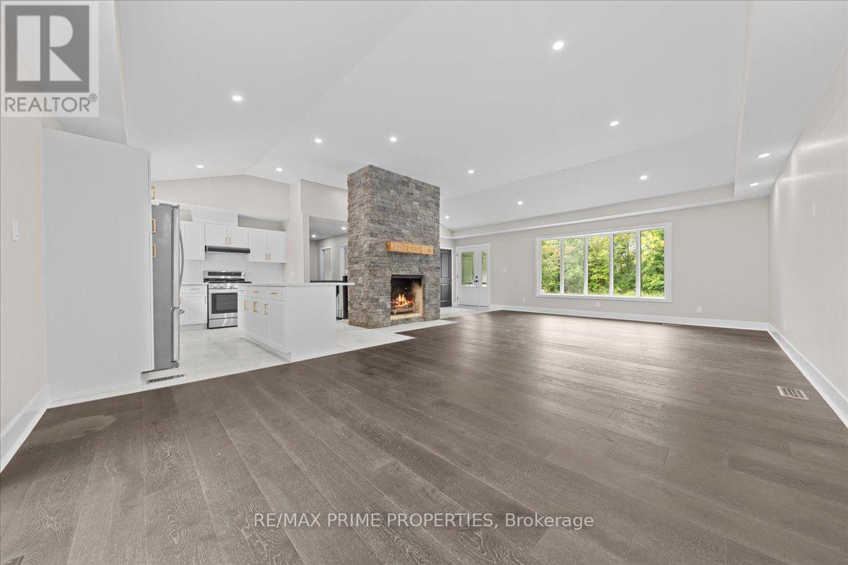 6636 Marina Drive Property Photo 8