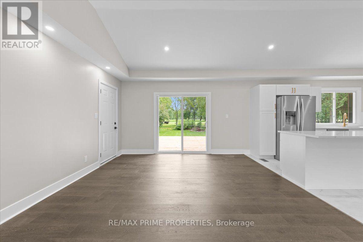 6636 Marina Drive Property Photo 9