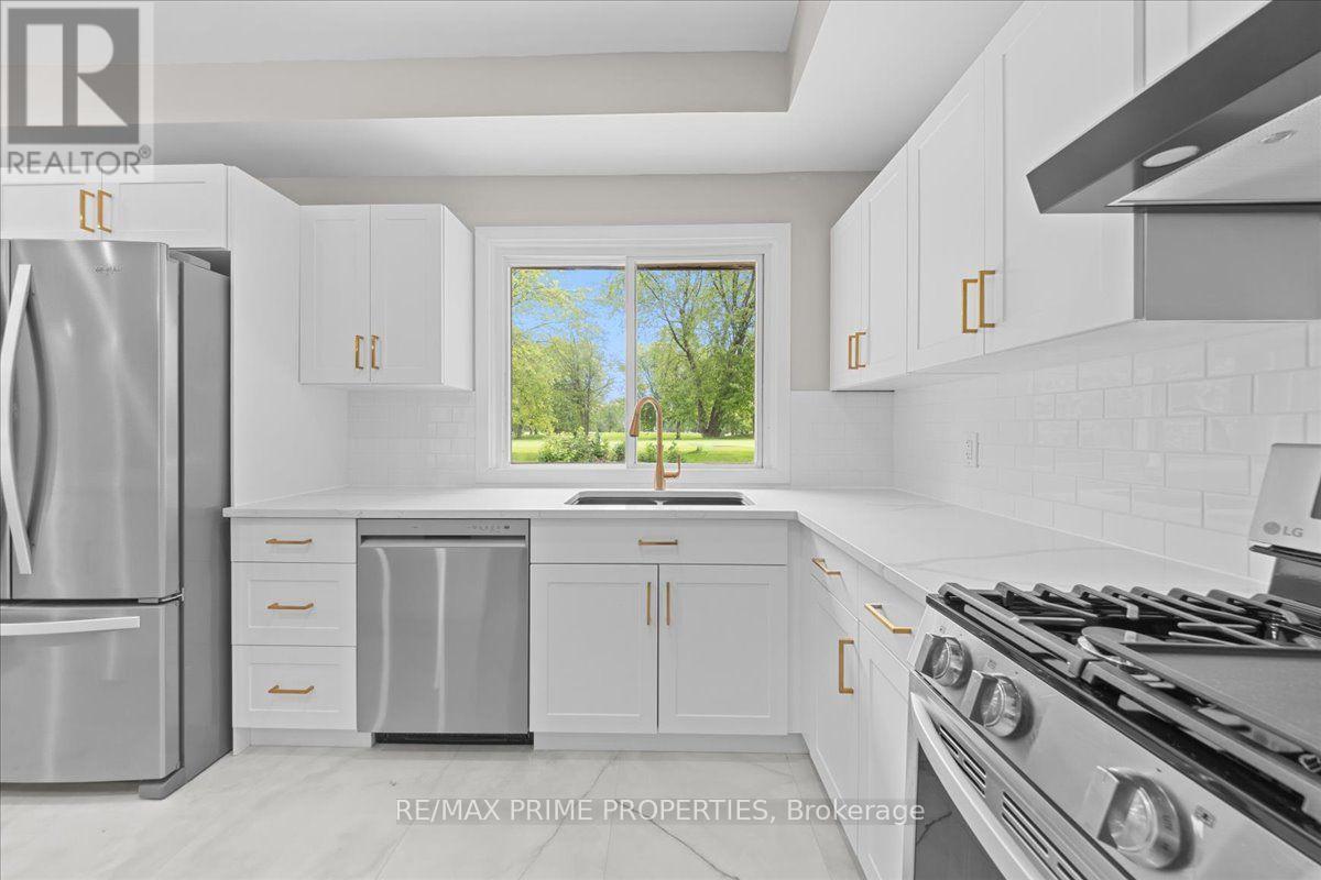 6636 Marina Drive Property Photo 12