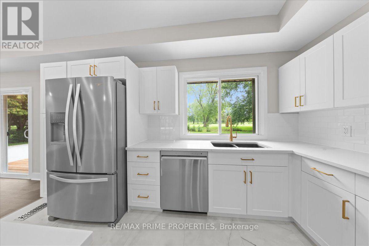 6636 Marina Drive Property Photo 14