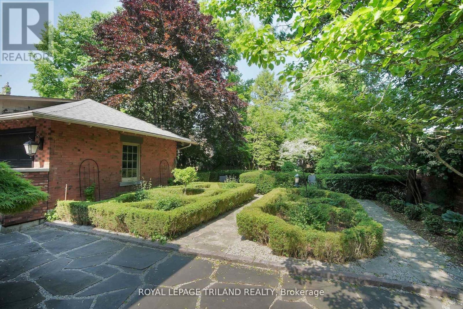 512 Colborne Street Property Photo 39