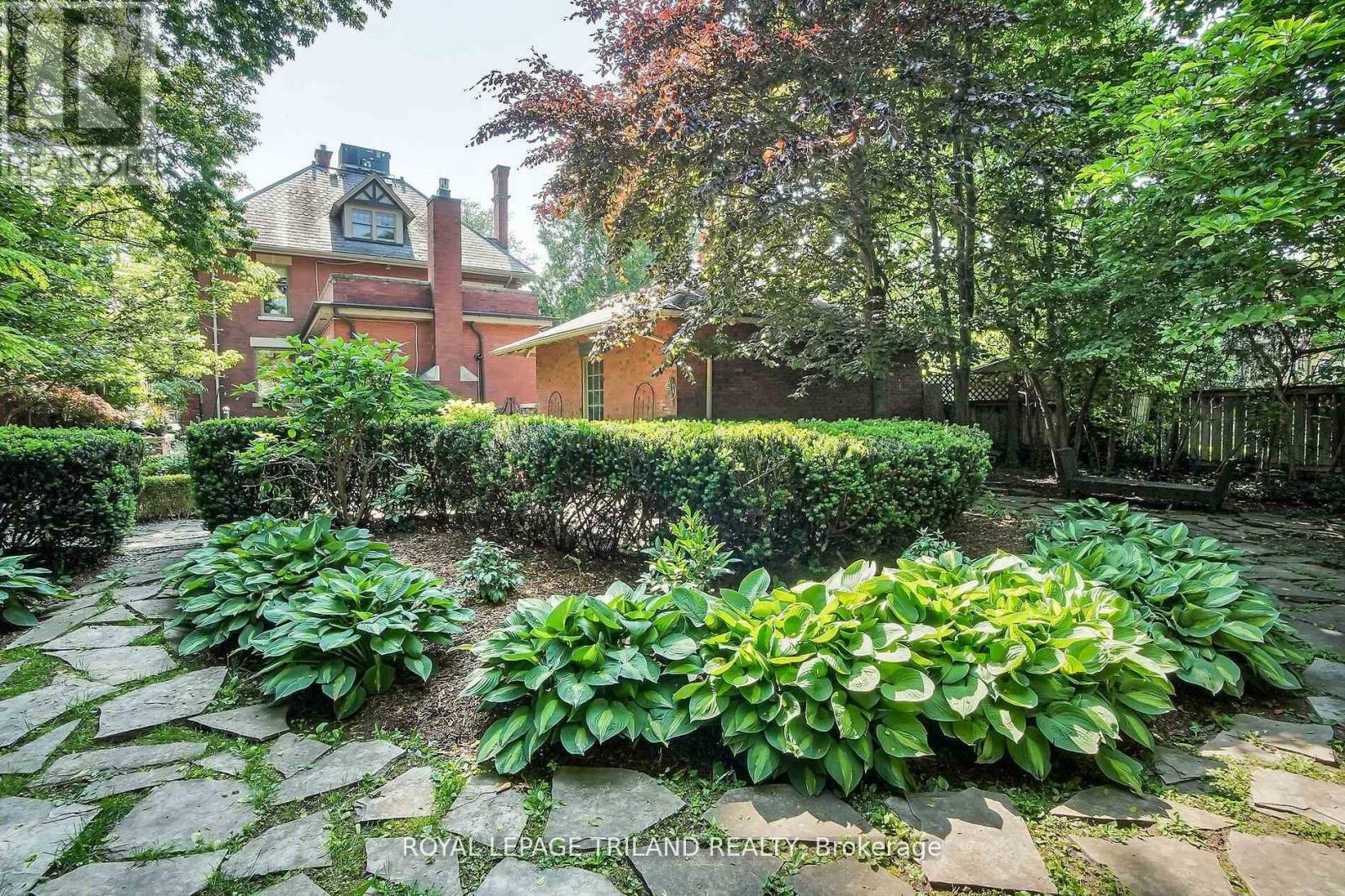 512 Colborne Street Property Photo 43