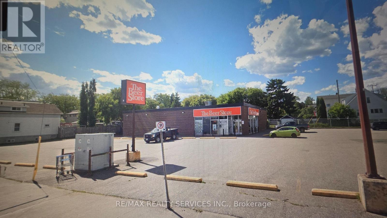 212 Cumberland Street N Property Photo 1